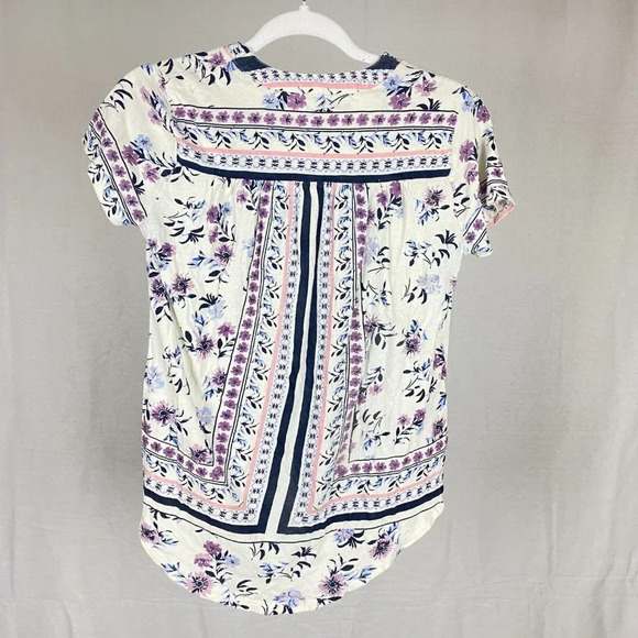 Lucky Brand Boho Floral White Purple Print  V Neck Short Sleeve Top - Picture 8 of 9